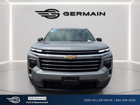 Used 2024 Chevrolet Traverse LT AWD/4WD image 2