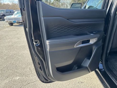 Used 2025 Ford Ranger XLT w/ Trailer Tow Package image 25