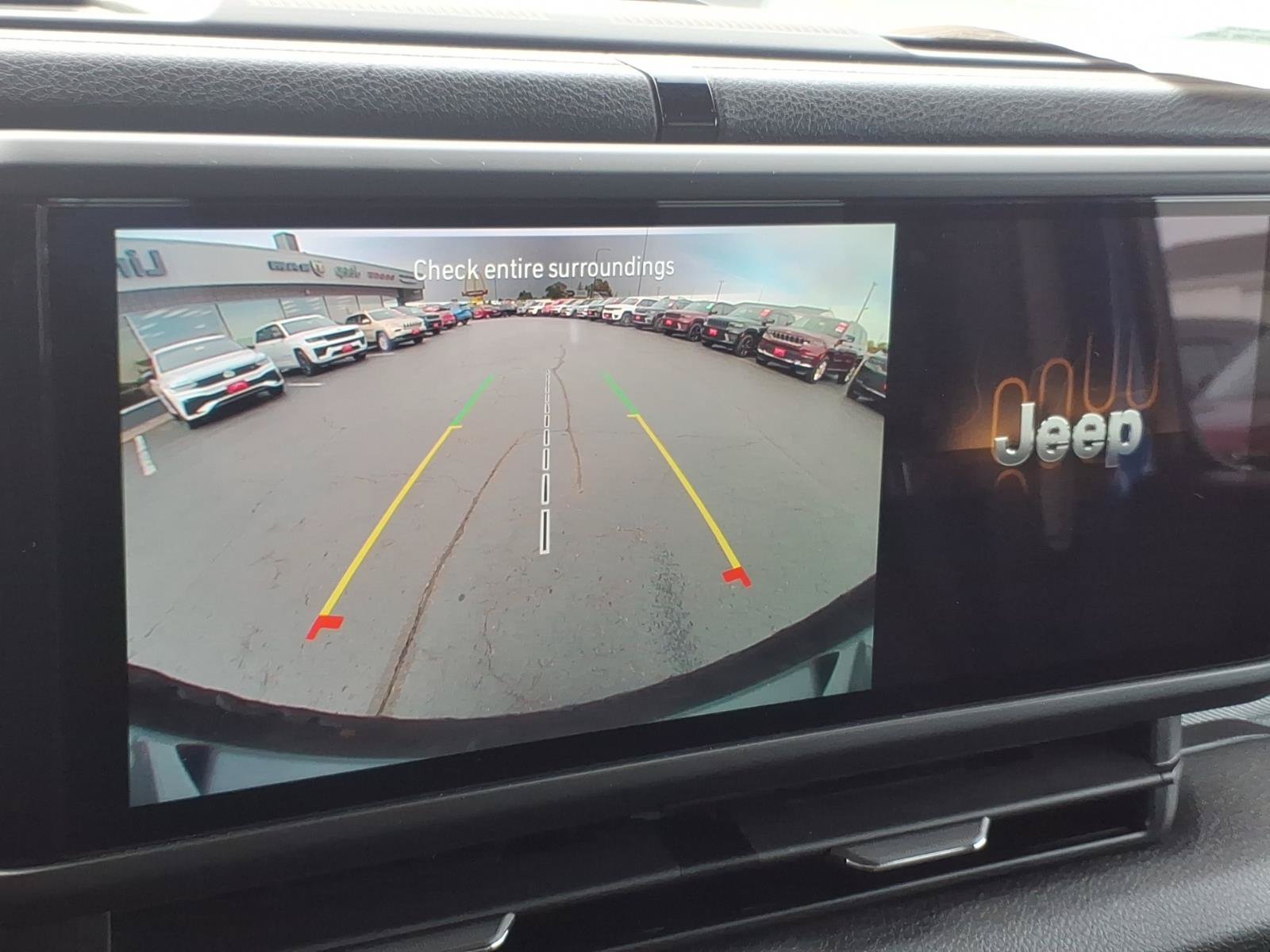 Used 2025 Jeep Wrangler Sport AWD/4WD image 16