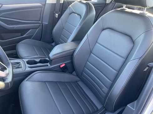 Used 2022 Volkswagen Jetta SE image 10