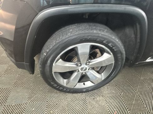 Used 2015 Jeep Grand Cherokee Limited w/ Trailer Tow Group IV AWD/4WD image 10