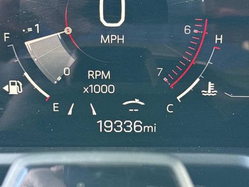 Used 2025 GMC Acadia Denali w/ Super Cruise Package FWD image 27
