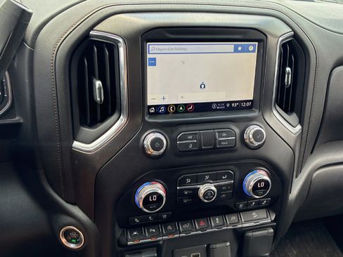 Used 2021 GMC Sierra 1500 AT4 w/ AT4 Value Package AWD/4WD image 3