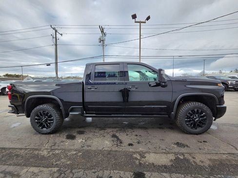 New 2026 Chevrolet Silverado 2500 High Country w/ Midnight Edition AWD/4WD image 6