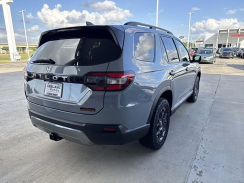 New 2026 Honda Pilot TrailSport image 4