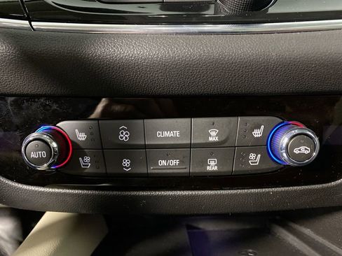 Certified 2023 Buick Enclave Avenir w/ Avenir Technology Package AWD/4WD image 18