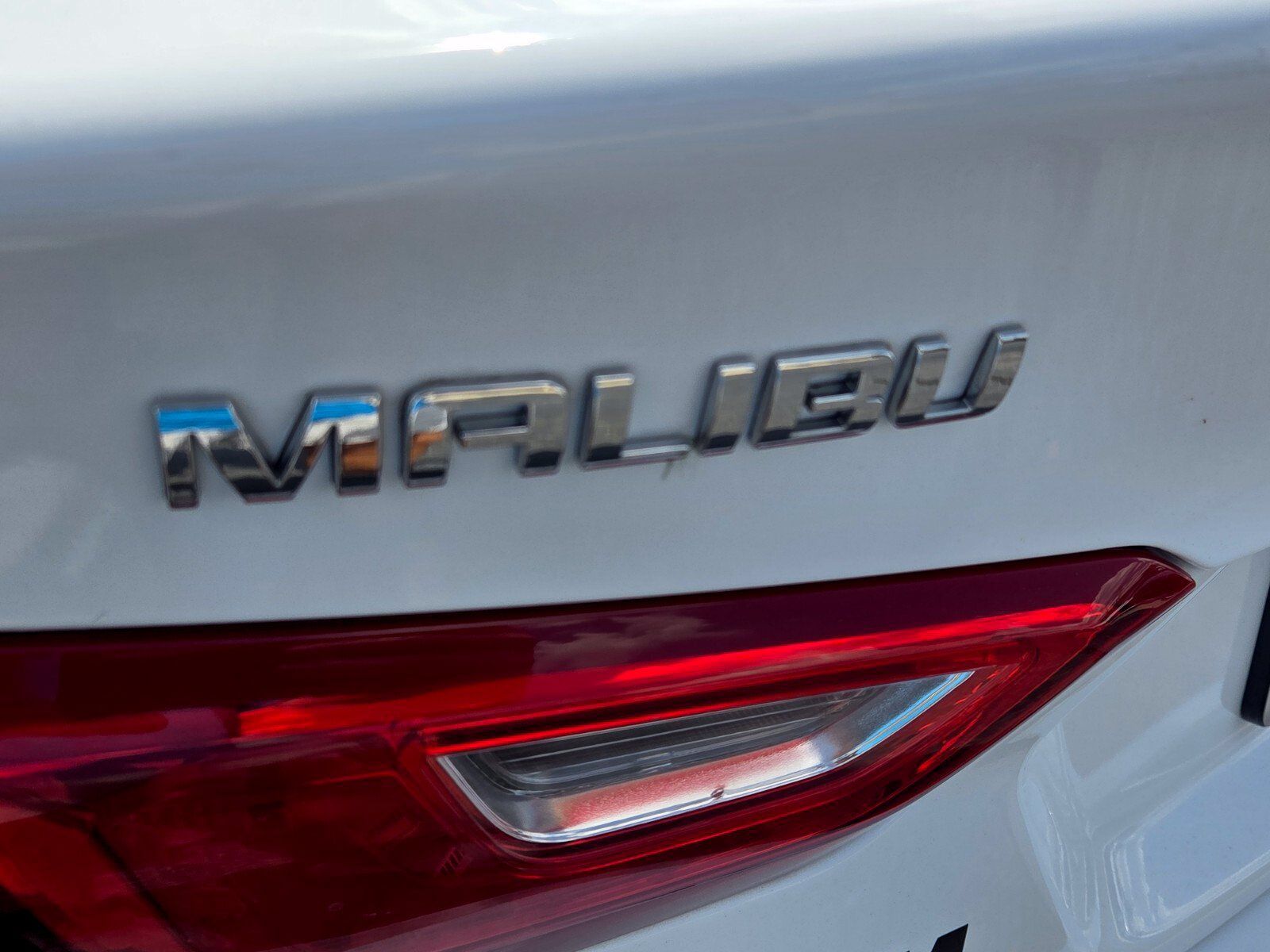 Used 2025 Chevrolet Malibu LT FWD image 11