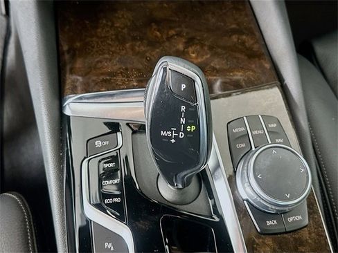 Used 2019 BMW 540i xDrive w/ Premium Package image 17