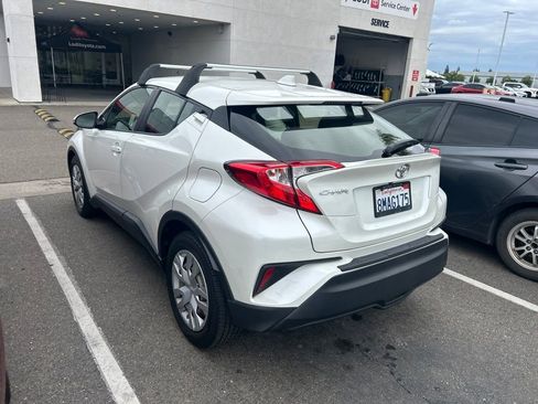 Used 2019 Toyota C-HR LE FWD image 6