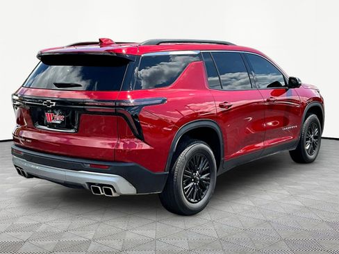 Used 2025 Chevrolet Traverse LT w/ Driver Confidence Package AWD/4WD image 6