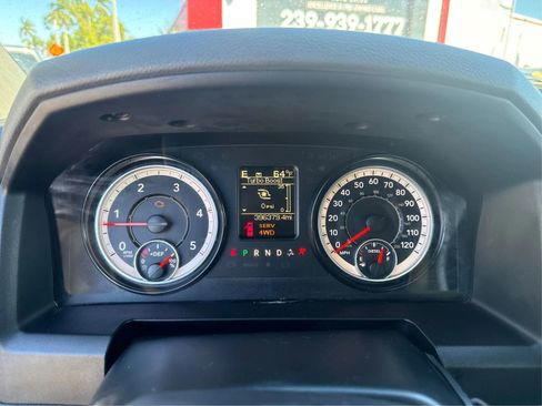 Used 2018 RAM 3500 Tradesman w/ Chrome Appearance Group AWD/4WD image 18