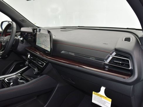 New 2026 Chevrolet Traverse RS w/ LPO, Floor Liner Package image 24