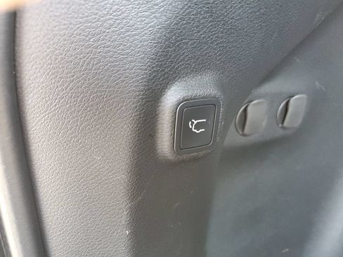 Used 2020 Jeep Cherokee Limited AWD/4WD image 28