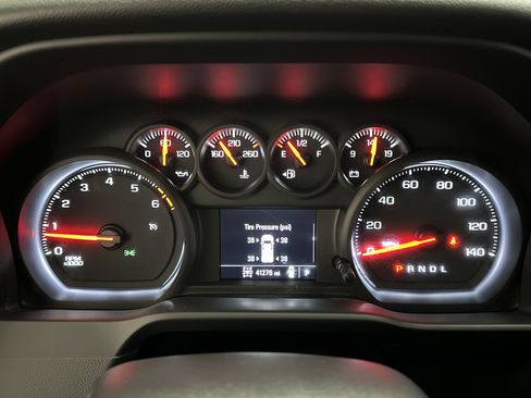 Used 2019 Chevrolet Silverado 1500 Custom Trail Boss w/ Custom Convenience Package AWD/4WD image 22