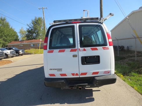 Used 2013 Chevrolet Express 2500 image 5