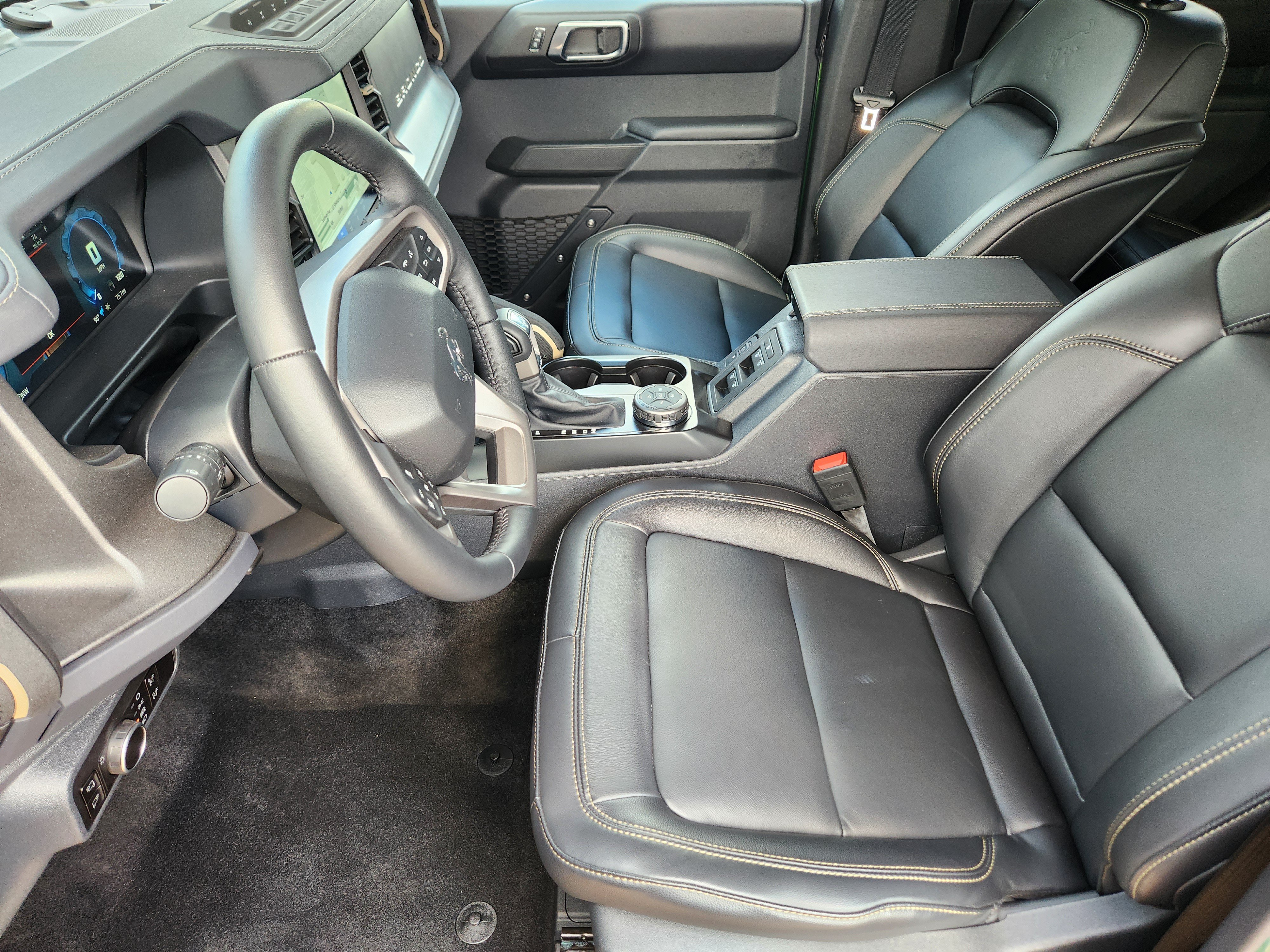Used 2025 Ford Bronco Badlands AWD/4WD image 9