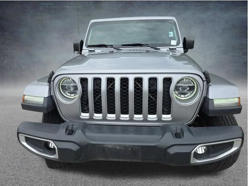 Used 2020 Jeep Gladiator Overland w/ LED Lighting Group AWD/4WD image 23