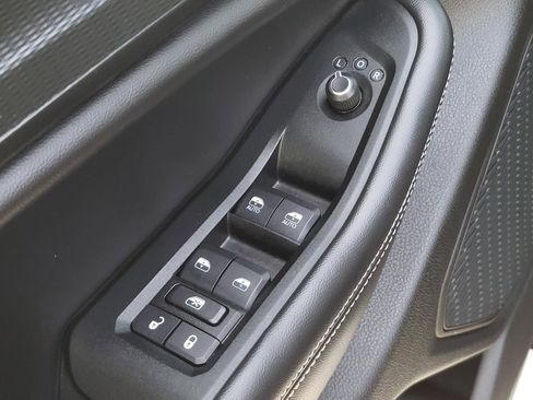 Used 2025 Jeep Grand Cherokee L Altitude image 18