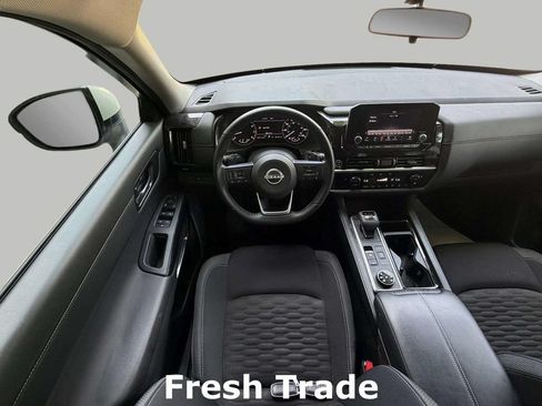 Used 2024 Nissan Pathfinder SV AWD/4WD image 11