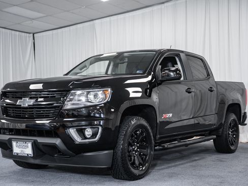 Used 2019 Chevrolet Colorado Z71 w/ Z71 Midnight Edition AWD/4WD image 5