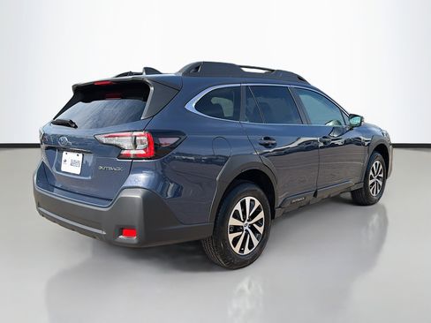 Certified 2025 Subaru Outback Premium image 3