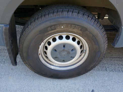 Used 2019 Mercedes-Benz Sprinter 144 image 11