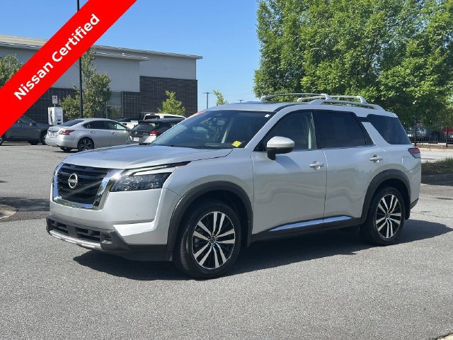 Certified 2025 Nissan Pathfinder Platinum FWD image 3