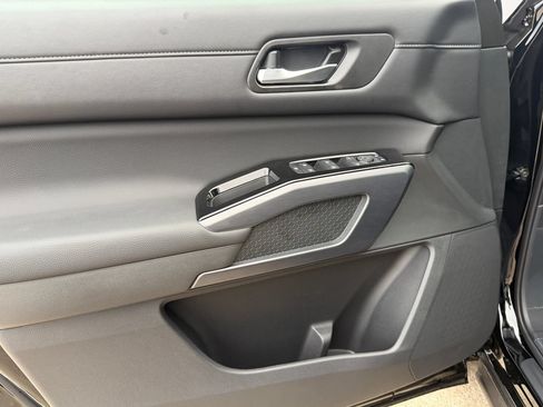 New 2026 Nissan Pathfinder SL FWD image 19