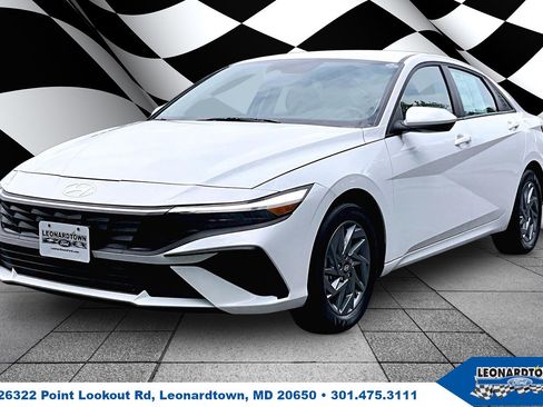 Used 2025 Hyundai Elantra Hybrid FWD image 1