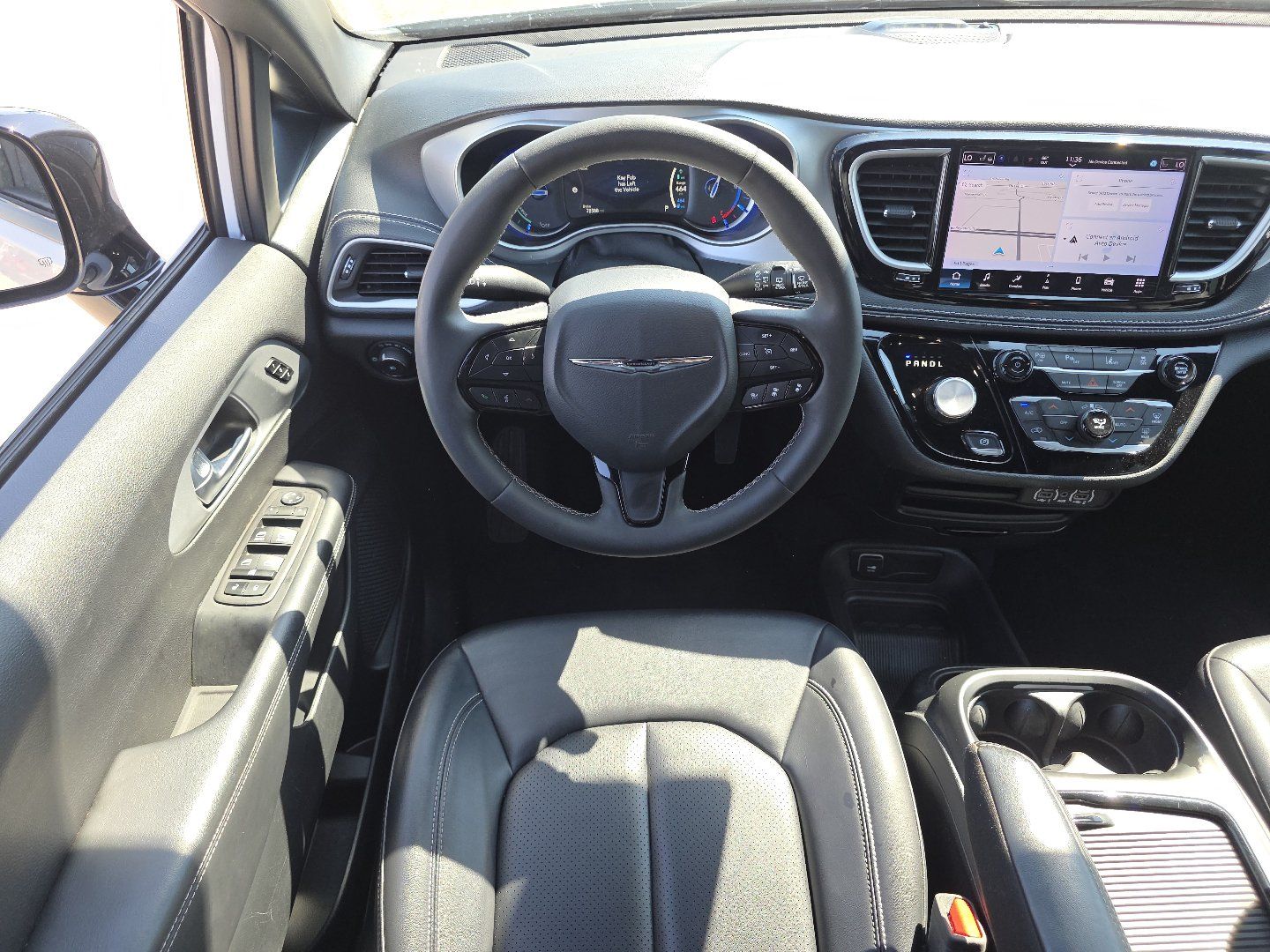 Used 2024 Chrysler Pacifica Limited FWD image 23
