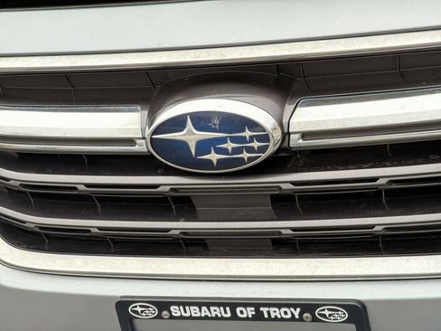 Used 2019 Subaru Outback 2.5i Premium image 12