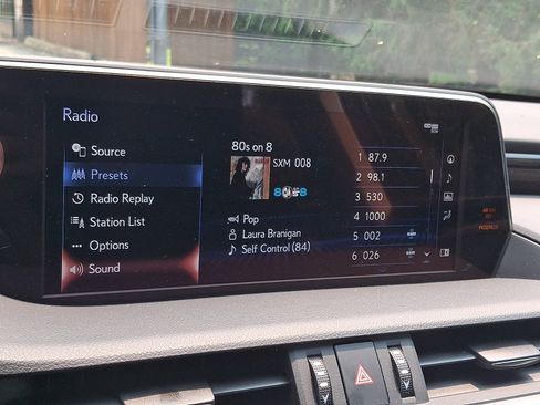Used 2020 Lexus ES 300h w/ Premium Package FWD image 19