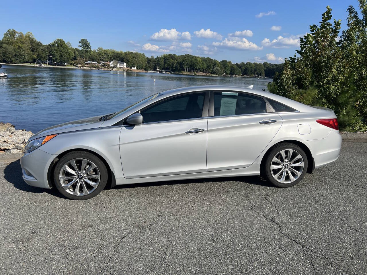 Used 2011 Hyundai Sonata SE FWD image 4