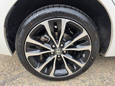 Used 2017 Toyota Corolla SE w/ Carpet Mat Package (TMS) FWD image 37