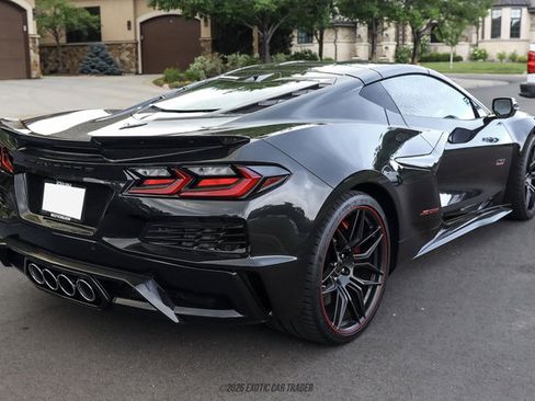 Used 2023 Chevrolet Corvette Z06 RWD image 18