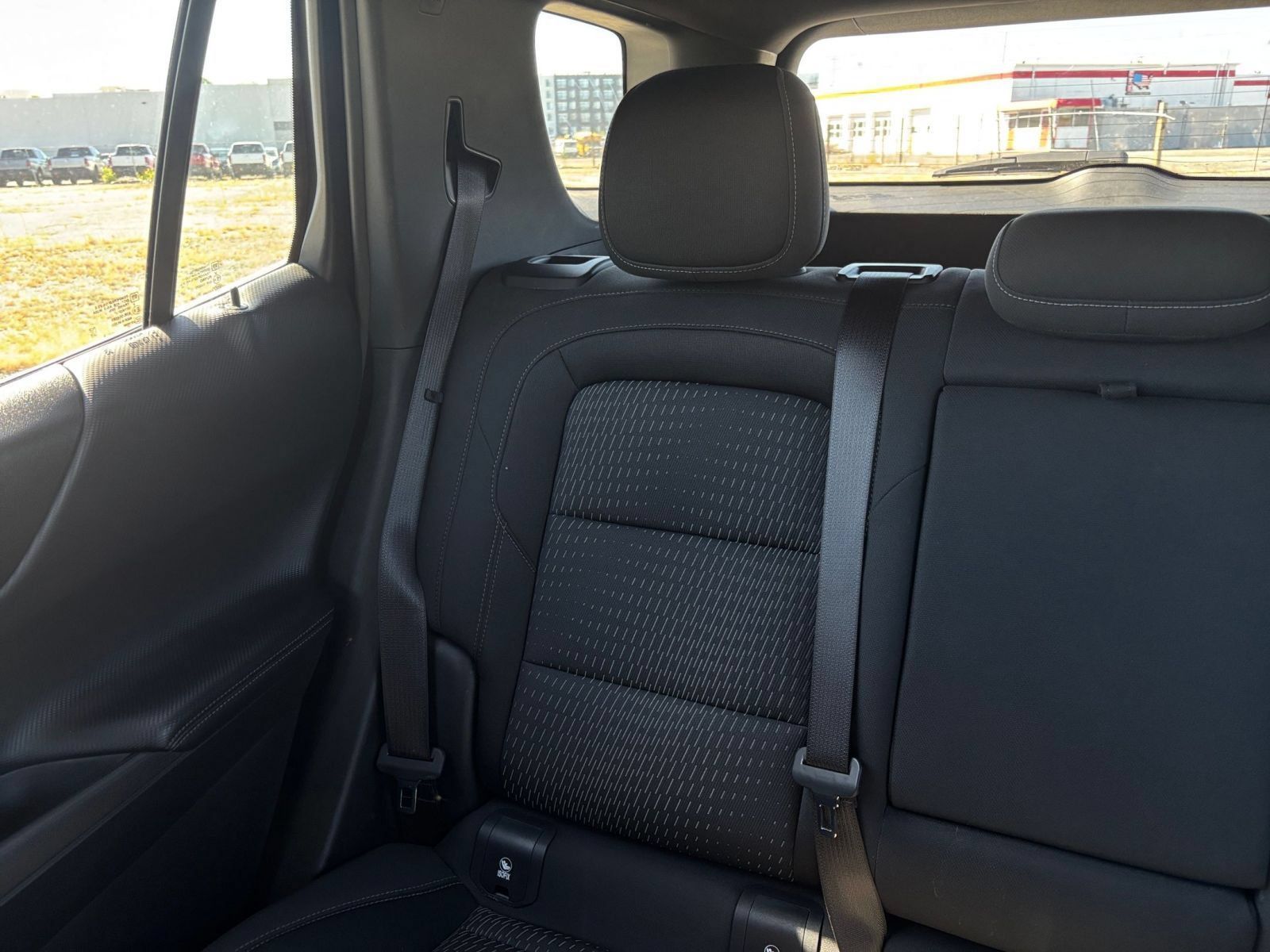 Used 2025 Chevrolet Equinox LT FWD image 37