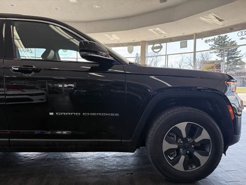 Used 2025 Jeep Grand Cherokee Limited 4xe image 8