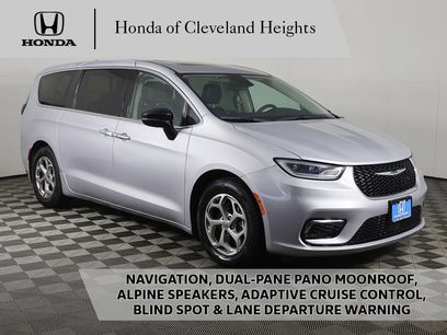 Used 2024 Chrysler Pacifica Limited