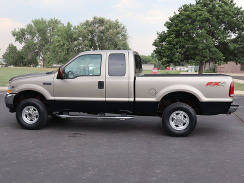 Used 2003 Ford F250 XL AWD/4WD image 9