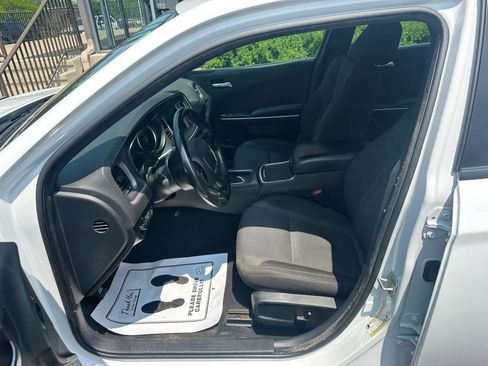 Used 2022 Dodge Charger SXT RWD image 9
