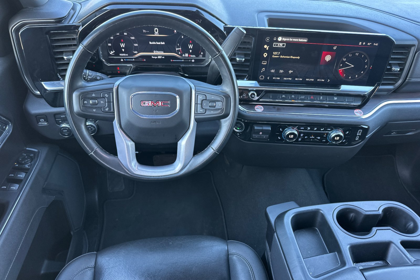 Used 2025 GMC Sierra 1500 SLT AWD/4WD image 16