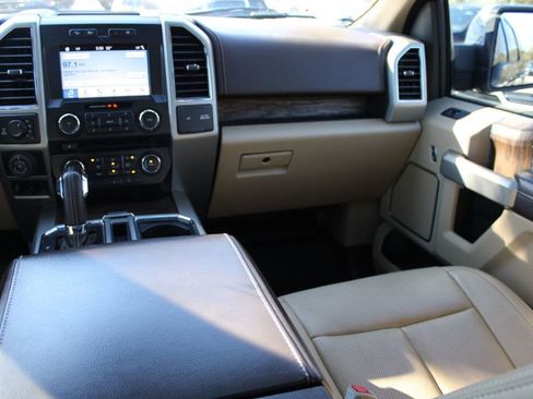 Used 2018 Ford F150 Lariat image 40