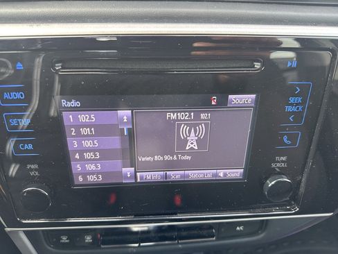 Used 2017 Toyota Corolla LE image 39