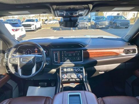 Used 2023 GMC Yukon Denali Ultimate image 35