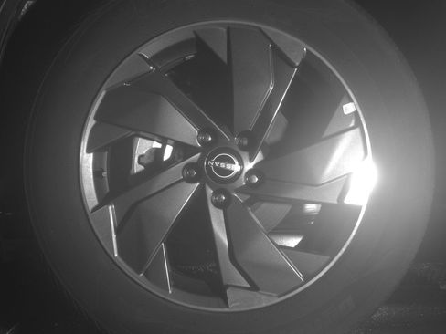 Used 2025 Nissan Rogue SV AWD/4WD image 12