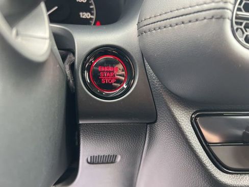Used 2024 Honda HR-V LX image 17