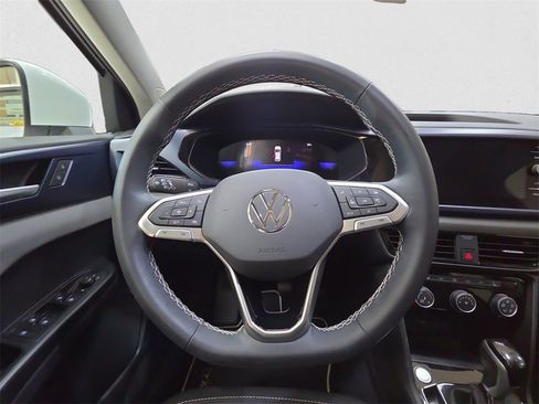 Used 2023 Volkswagen Taos SE image 12