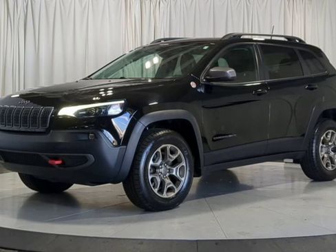Used 2020 Jeep Cherokee Trailhawk w/ Cold Weather Group AWD/4WD image 5