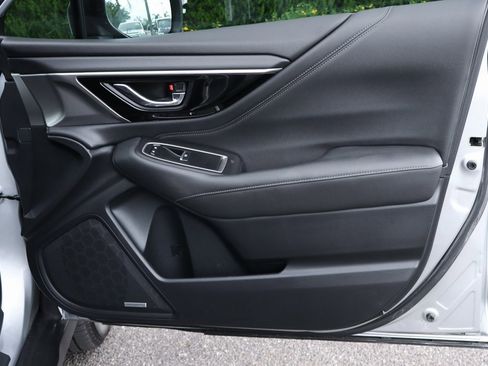 Used 2022 Subaru Outback Limited image 45