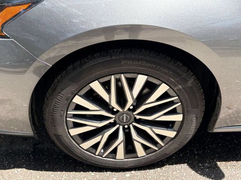 Used 2025 Nissan Altima 2.5 SV FWD image 30